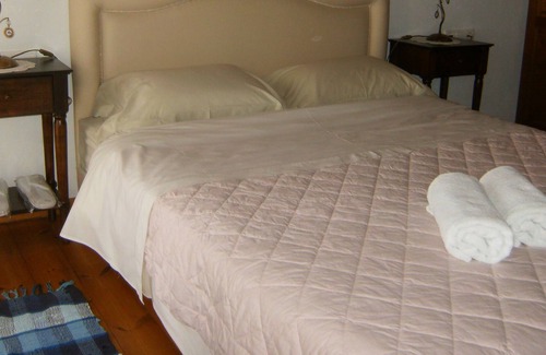 Skiathos Apartment | Loft Suite in Skiathos Town