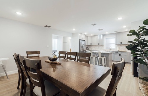 Bayonne House | Loft Townhouse * Free Parking space x2 *King bed near NYC.