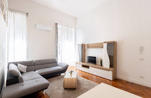Downtown Apartment | LOFT2 VIA MOROSINI DOWNTOWN VARESE-IXIHOME