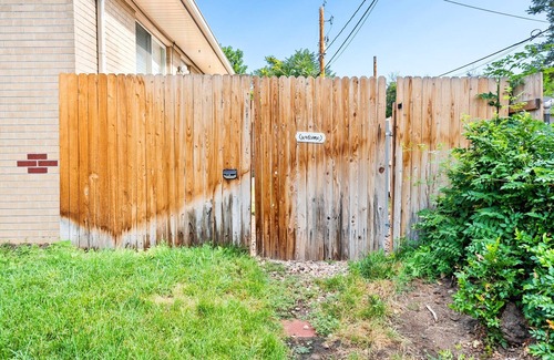 Sunnyside Apartment | Loftium | Charming 2 BR Guest Suite In Sunnyside
