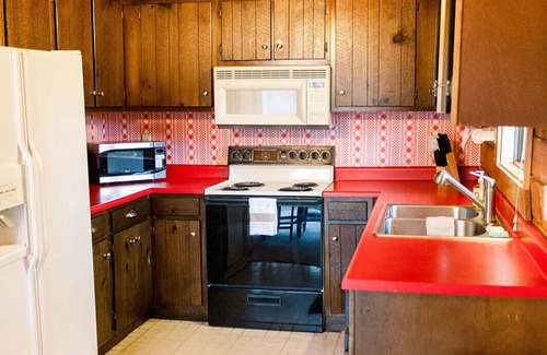 Payson House | 🌲Log cabin in Payson. Fast Wifi. Large Patio. Long term discounts.