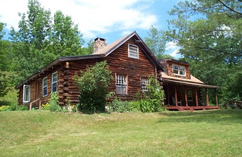 Thornton House | Log Cabin in the White Mountains of New Hampshire