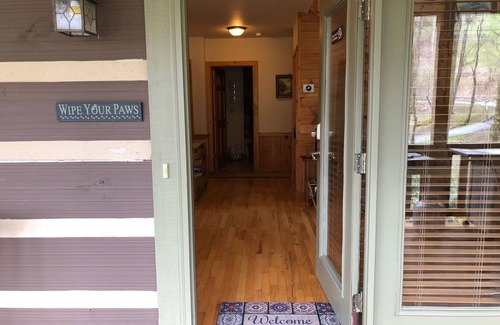 Boone Cabin | Log Cabin in Town of Boone - Dog Friendly