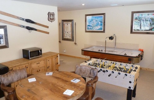 Royal Mountain Ranch House | Log Home Great For Families! Walk to Frisco Main Street. Near Copper Mtn.