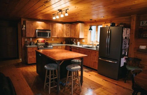 Jim Thorpe House | Log Home in a Peaceful Wood in Jim Thorpe