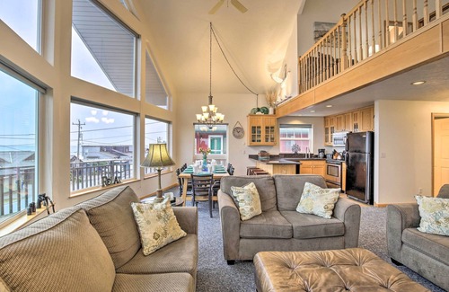 Roads End House | Logan Road Lookout, Lincoln City Home w/Game Room