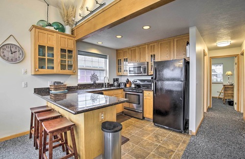 Roads End House | Logan Road Lookout, Lincoln City Home w/Game Room
