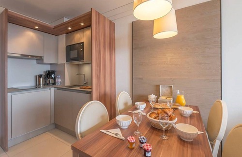 Arc-1800 Condo | Logement avec Wifi gratuit, Local à Skis, Piscine