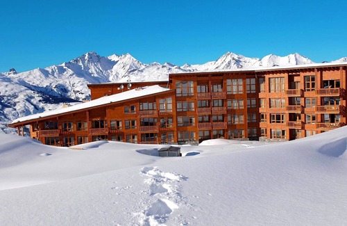 Arc-1800 Condo | Logement avec Wifi gratuit, Local à Skis, Piscine