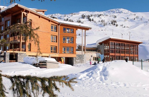 Arc-1800 Condo | Logement avec Wifi gratuit, Local à Skis, Piscine