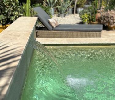 Villeneuve-les-Avignon Apartment | Logement cosy avec piscine ,parking et jardin