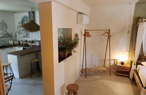 Cour-Cheverny Apartment | Logement entier - Chambre bali - sdb - cuisine