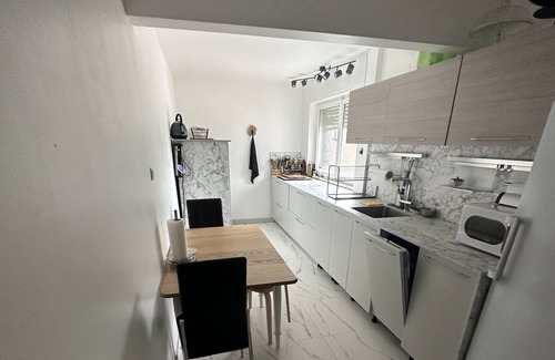 Kehl Apartment | Logement Entier Chic en Maison