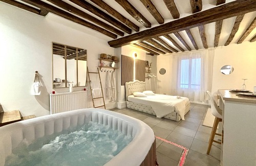 Aubervilliers Apartment | Logement Moderne Avec Jacuzzi