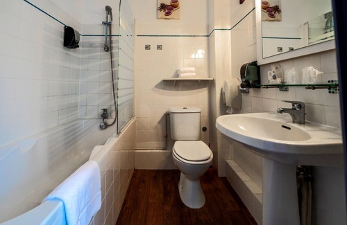 Douarnenez Hotel | Logis Auberge de Kerveoc'h