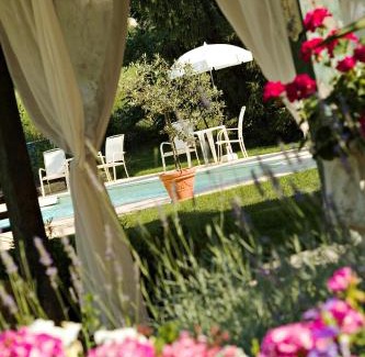 Aix-les-Bains Hotel | Logis Auberge Saint Simond
