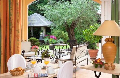 Aix-les-Bains Hotel | Logis Auberge Saint Simond