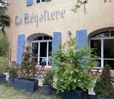 Anduze Hotel | Logis Hotel Restaurant Le Domaine de la Régalière