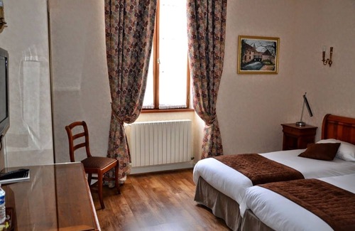 Ligny-le-Chatel Hotel | Logis Relais Saint Vincent