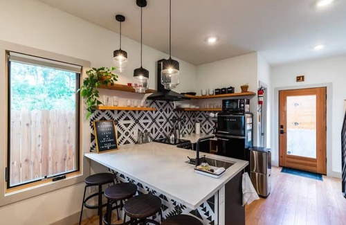 Highland House | Lohi Luxury Lodge. Cozy Luxe 2-bedroom in heart of Denver. in Denver. Wifi + AC