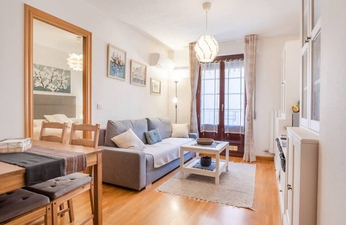 La Magdalena Apartment | LOIRA RECONQUISTA: Cozy in the Historic Center