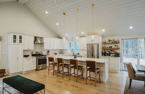Shorewood-Tower Hills-Harbert House | Loma House-heated pool, hot tub, sauna, walk to Warren Dunes!