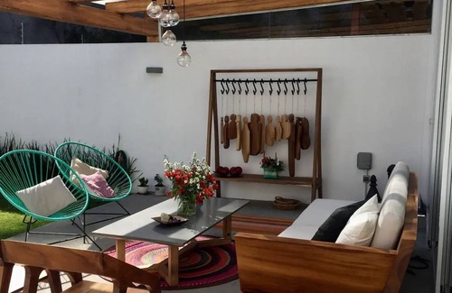 Zapopan House | Lomas altas, luxurious and secure