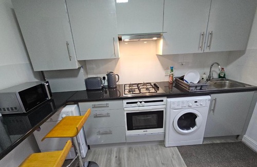 Leyton House | London Apartment, Central line
