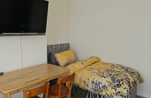 Leyton House | London Apartment, Central line