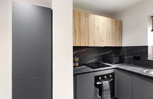 Grove Green Apartment | London Cosy 2 bedroom house with Garden