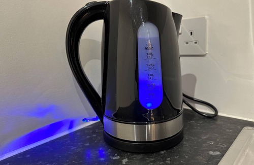 Luton Apartment | London Luton 1 Bedroom Apartment Sleeps 4 - Airport 7 Mins - Train Station 1 Min