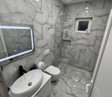 Kukes Hotel | London Restaurant Hotel