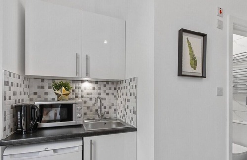 Dormers Wells Apartment | London Studio 1 Short Stay