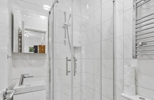Dormers Wells Apartment | London Studio 2 Short Stay