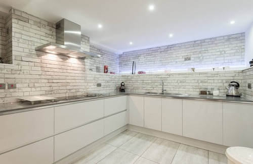 Prince's Apartment | London Warehouse 3 bedroom Apartment