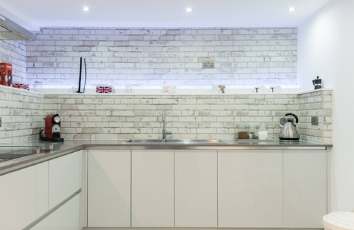 Prince's Apartment | London Warehouse 3 bedroom Apartment