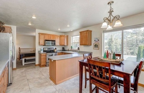 Leavenworth House | Lone Pine Haus Leavenworth