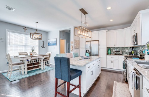 Long Branch House | Long Branch Beach House w/Private Hot Tub!