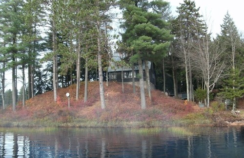 Croghan House | LONG POND RUSTIC HOME SURROUNDED BY WATER w/Great Private Beach