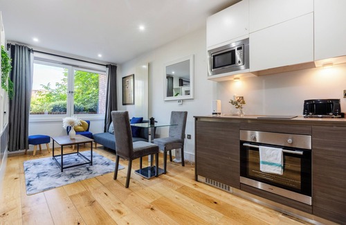 Lewisham Apartment | Long Stay Zone 2 Stylish Studio Minutes From Station
