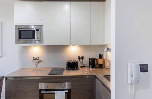 Lewisham Apartment | Long Stay Zone 2 Stylish Studio Minutes From Station