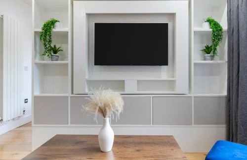 Lewisham Apartment | Long Stay Zone 2 Stylish Studio Minutes From Station
