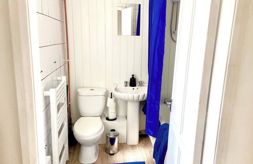 Lincoln House | Long Stays Welcome 3BR House W/Parking Near Lincoln City Centre