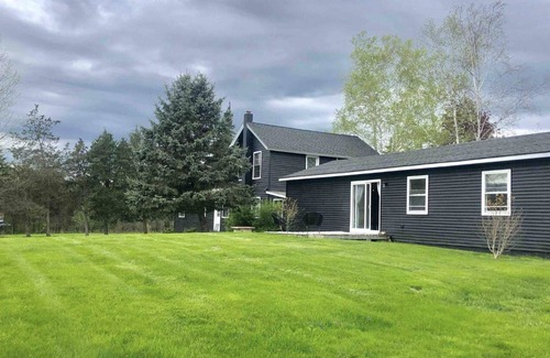 Hudson House | Long term or short term furnished peppercorn cottage!