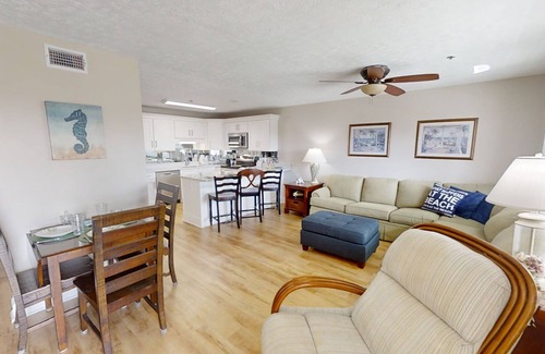 West Panama City Beach Condo | Long Term & Pet Friendly Condo - Free round of Golf & Activities Every Day!