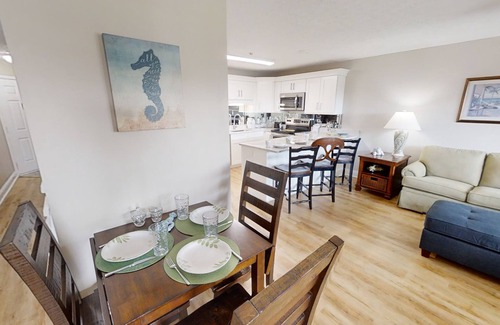 West Panama City Beach Condo | Long Term & Pet Friendly Condo - Free round of Golf & Activities Every Day!