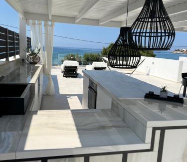 Pilalimata House | Longbeachvillas 2 Thesia beachfront villa