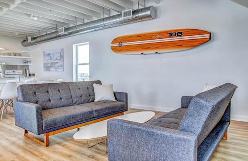 Dauphin Island House | Longboard