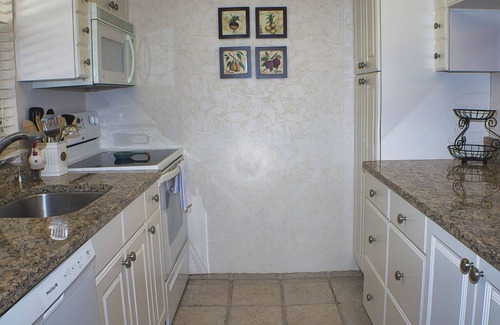 Longboat Key Condo | Longboat Harbour Bay Front 2 BR/2 BA by FVC