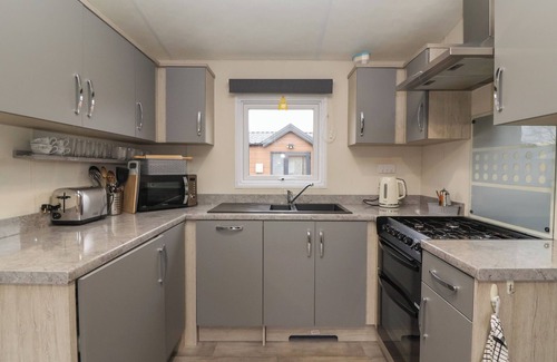Evesham Cottage | LONGDON LODGE, with a garden in Evesham